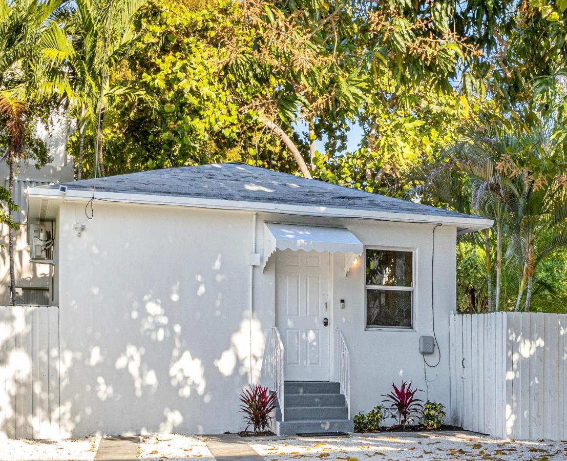 Beautiful Casita With King Bed And Private Patio Close To Calle 8, Mia Airport, Coral Gables Miami Bagian luar foto
