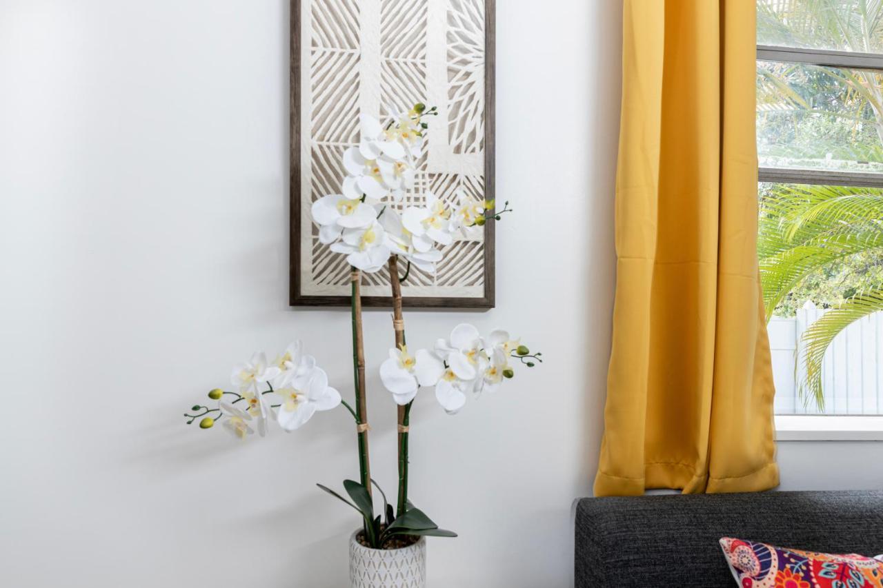 Beautiful Casita With King Bed And Private Patio Close To Calle 8, Mia Airport, Coral Gables Miami Bagian luar foto