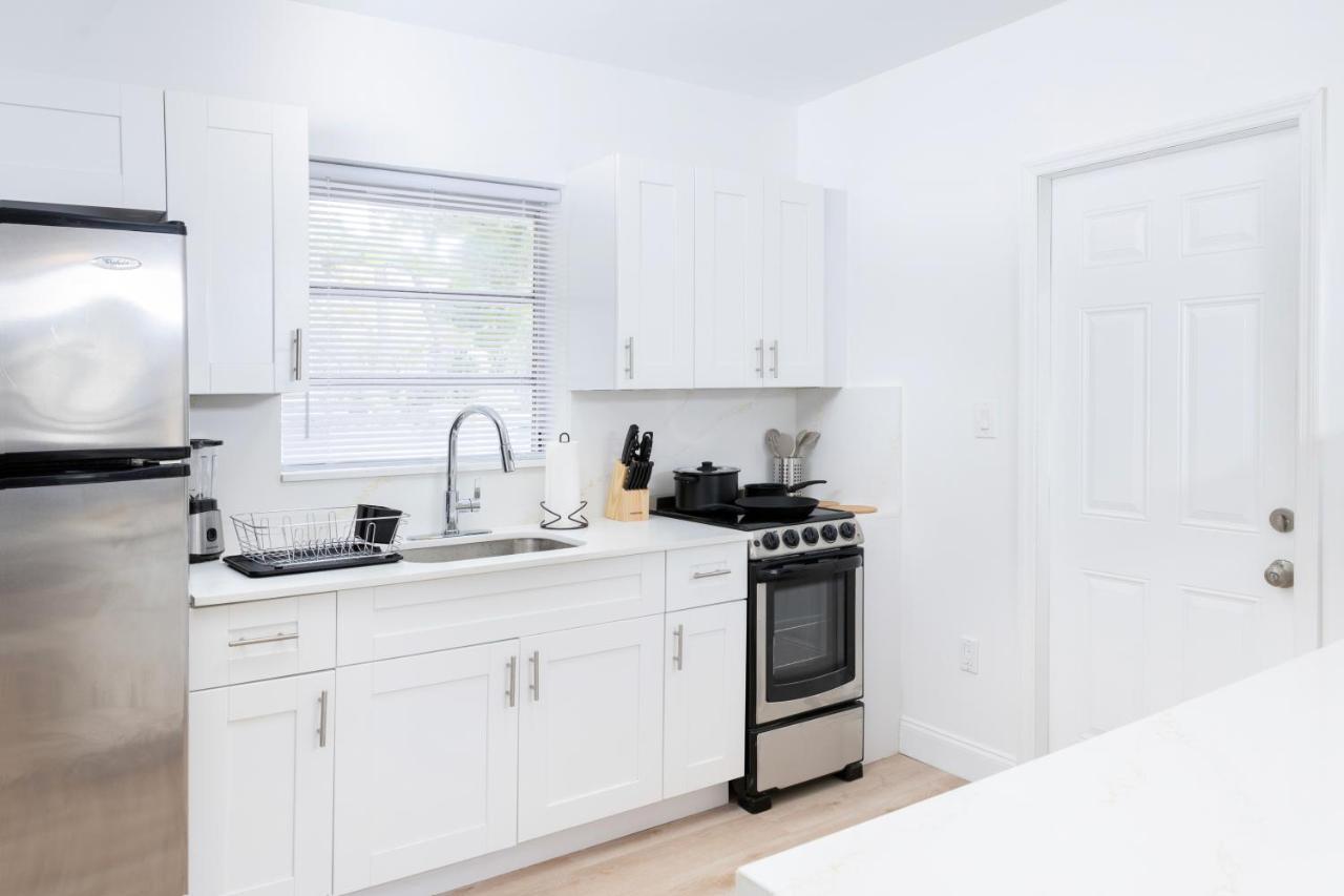 Beautiful Casita With King Bed And Private Patio Close To Calle 8, Mia Airport, Coral Gables Miami Bagian luar foto