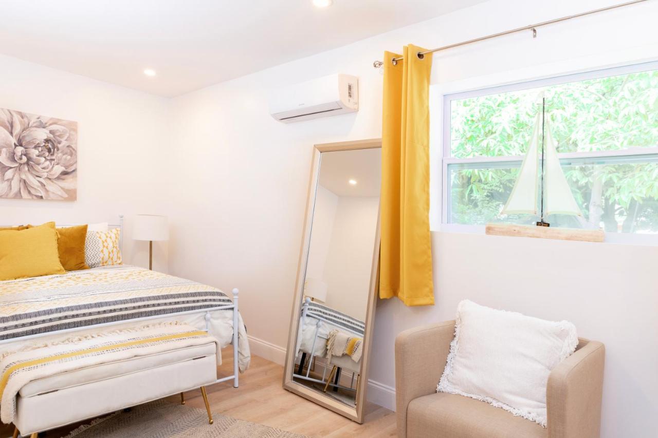 Beautiful Casita With King Bed And Private Patio Close To Calle 8, Mia Airport, Coral Gables Miami Bagian luar foto